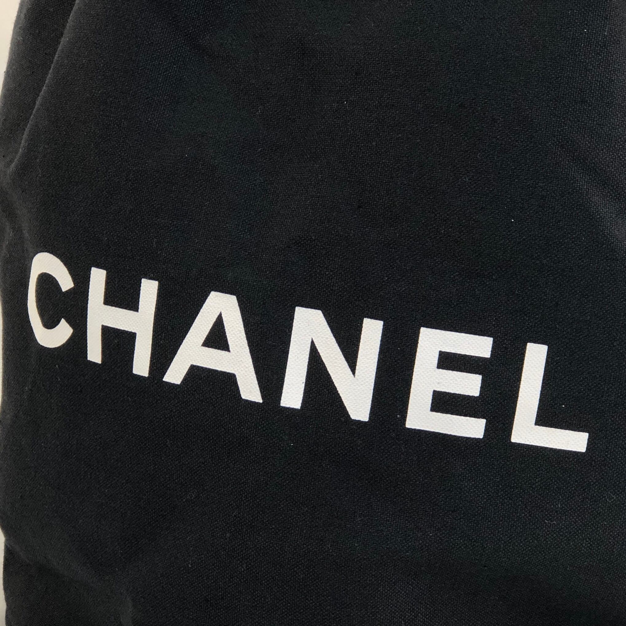 CHANEL シャネル　ロゴ　巾着　プールバッグ　ショルダーバッグ　ブラック　vintage　ヴィンテージ　オールド | VintageShop  solo powered by BASE