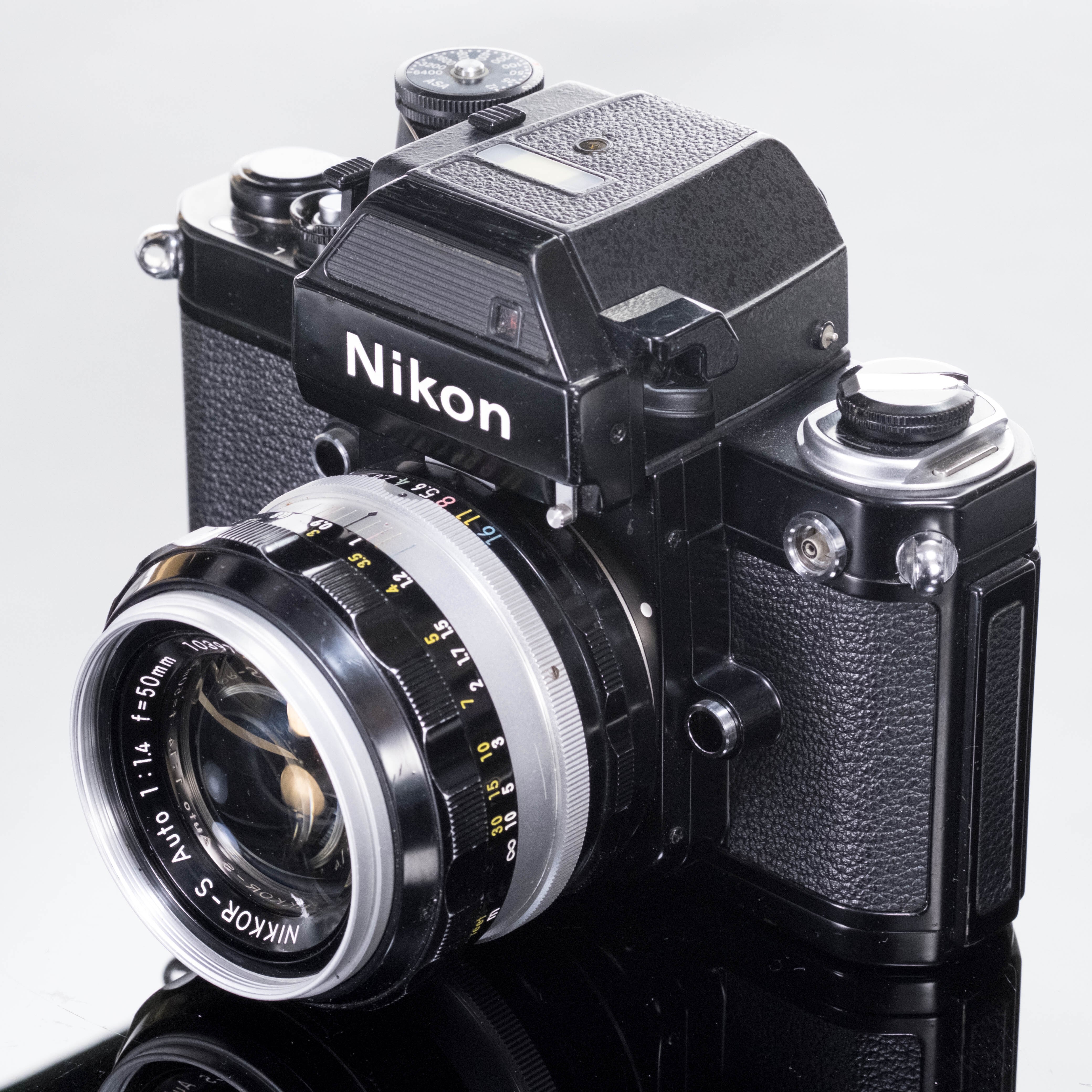 Nikon F2 フォトミック SB(DP-3) + NIKKOR-S Auto 50mm F1.4　【ランクA　ニコン】