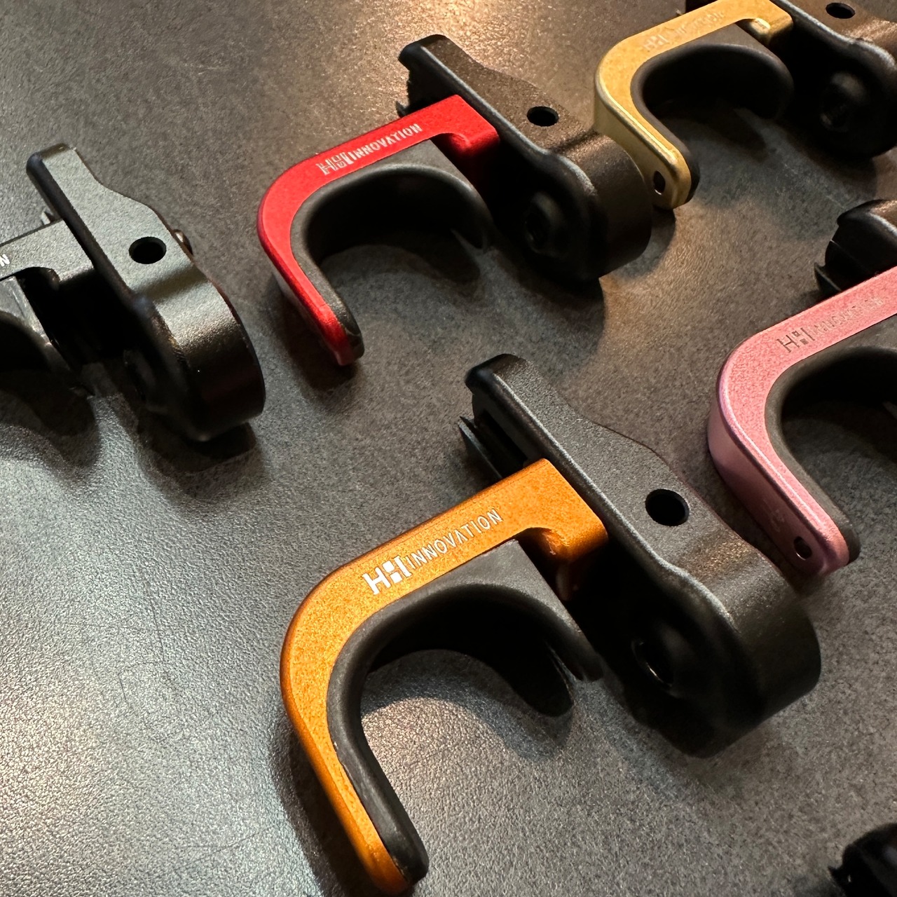 H&H Adjustable Front Hook [black base]