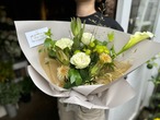 【 オーダーメイド 】季節の生花ブーケ Mサイズ