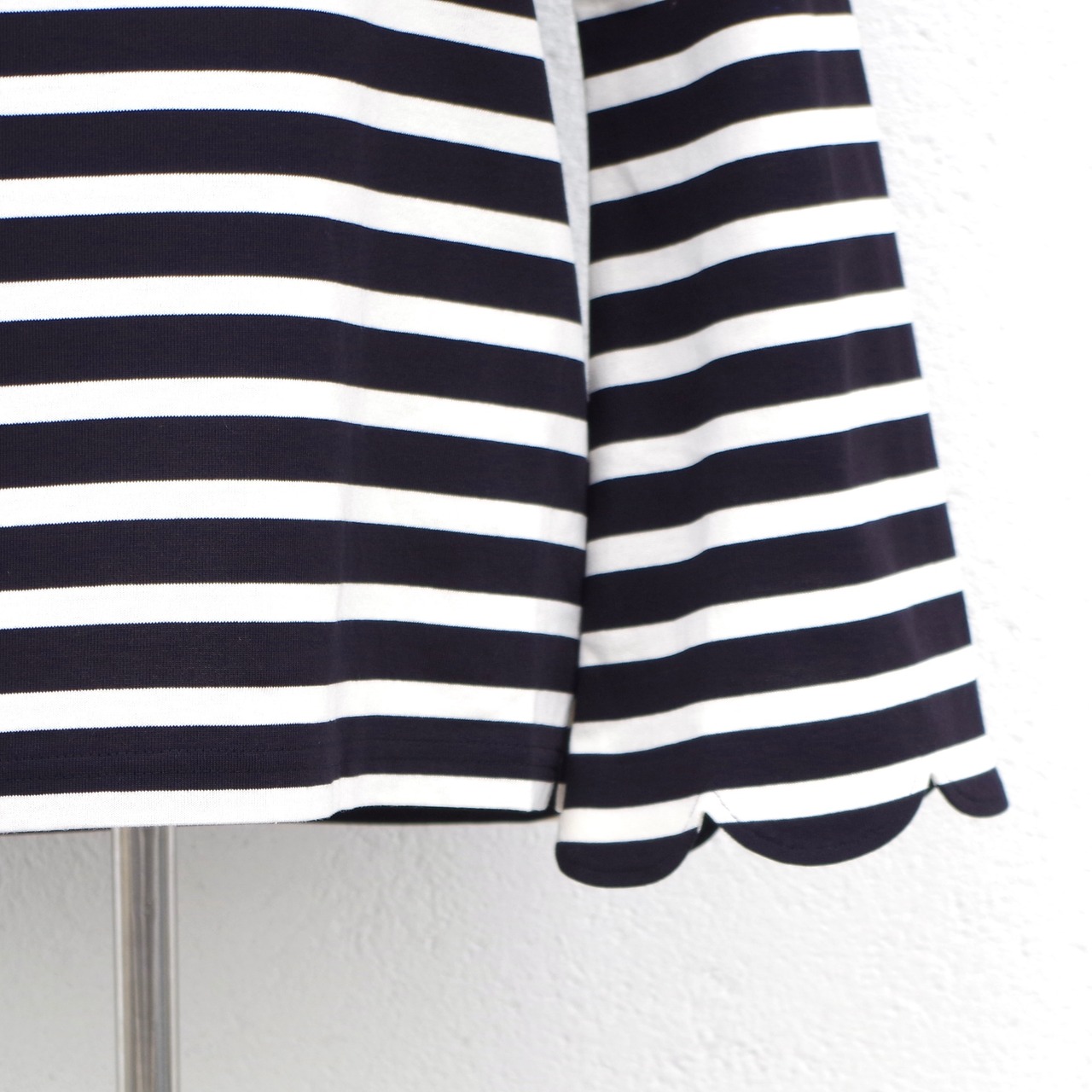 Pale Jute round border C/S black×ivory