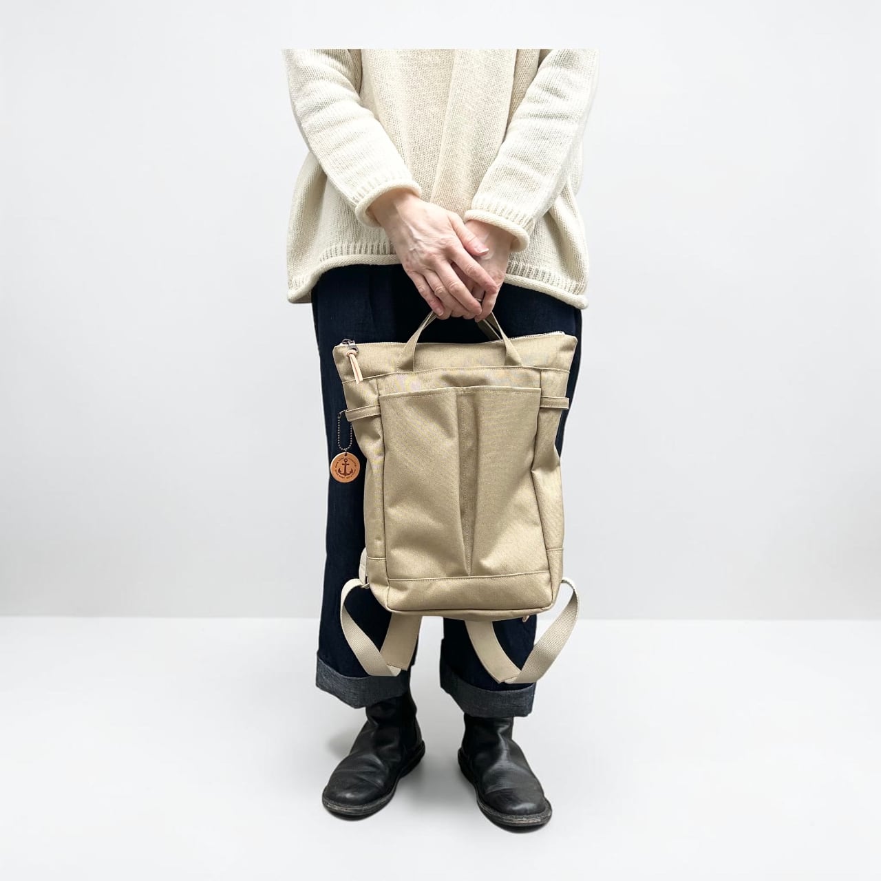即納商品 hike30：ベージュ（撥水加工ナイロン素材リュック） | clueto