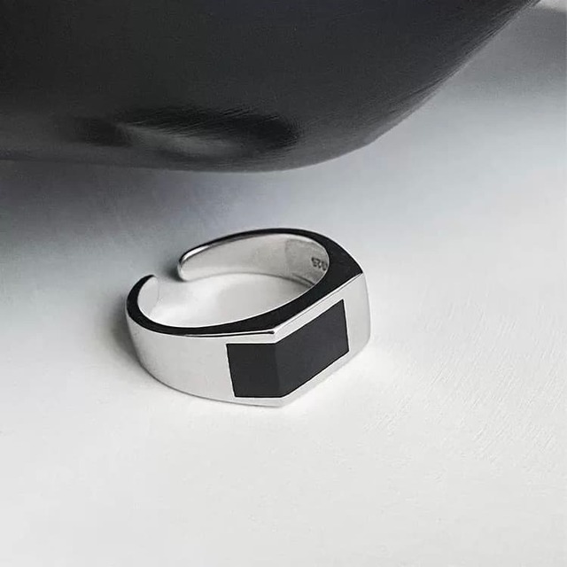 square black ring (R3)