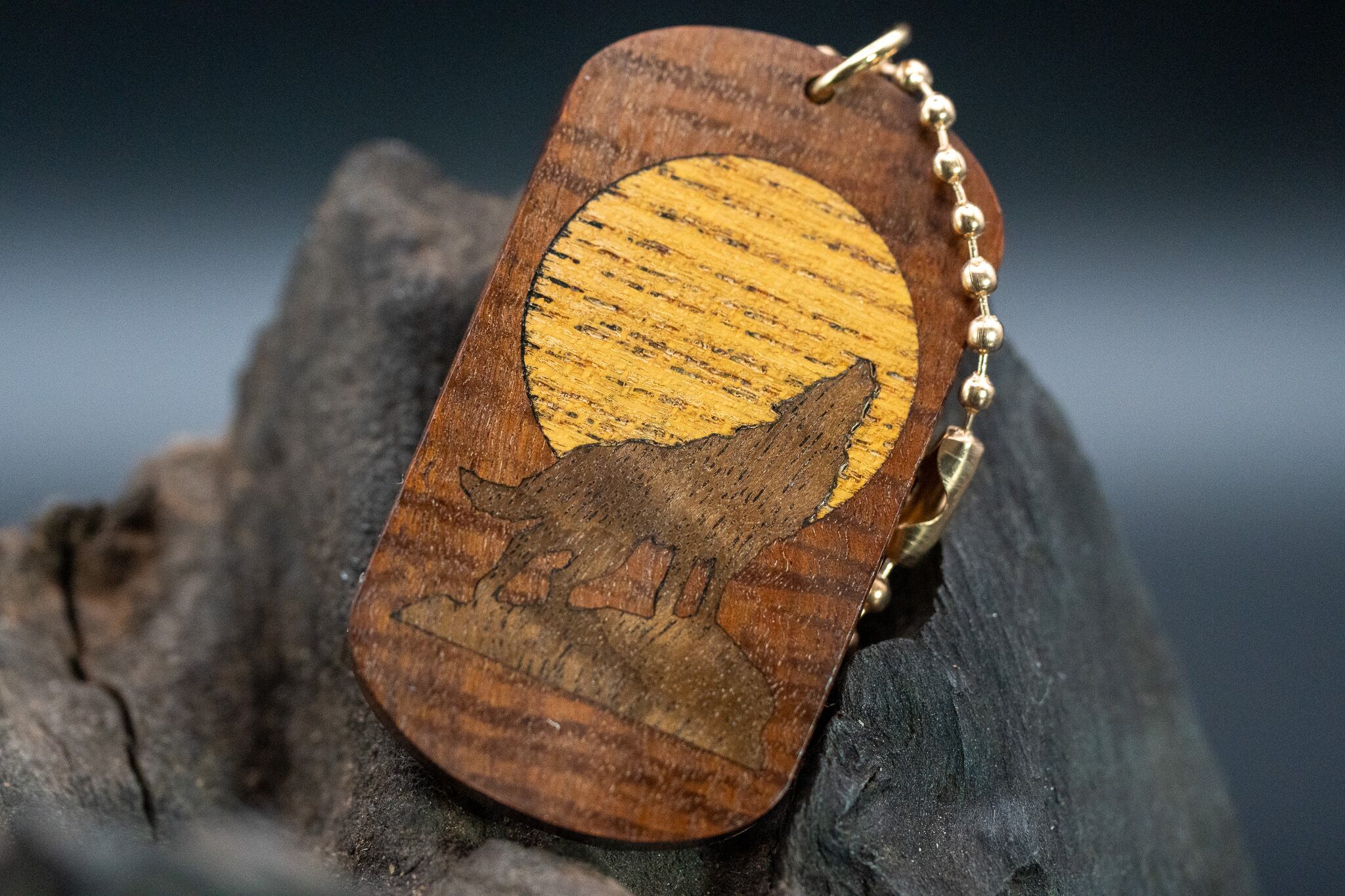 【荒野の秘宝】リングギジー ドッグタグ 象嵌 月と狼