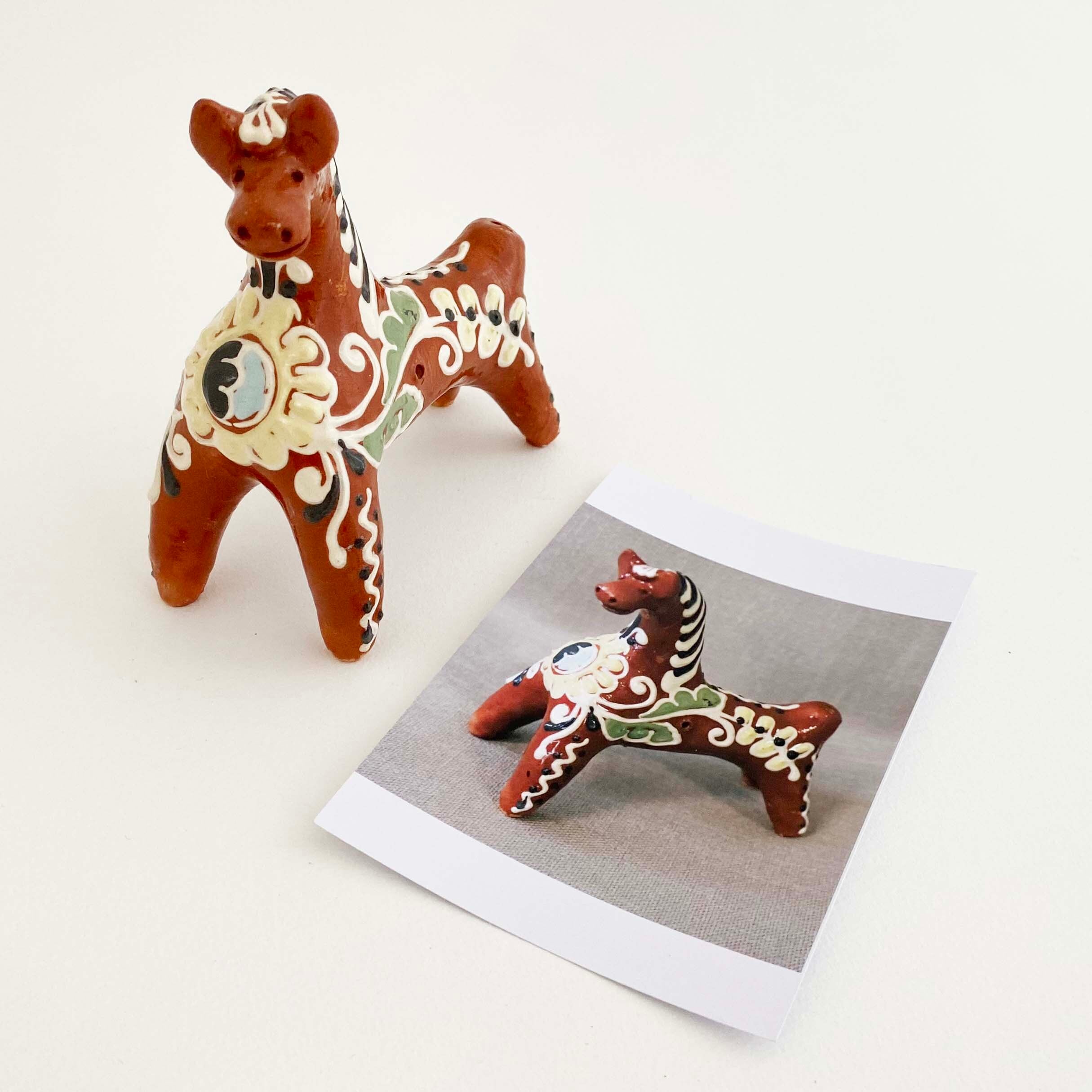 ウクライナ産  オピシュニャ土人形（馬 縞のたてがみ）