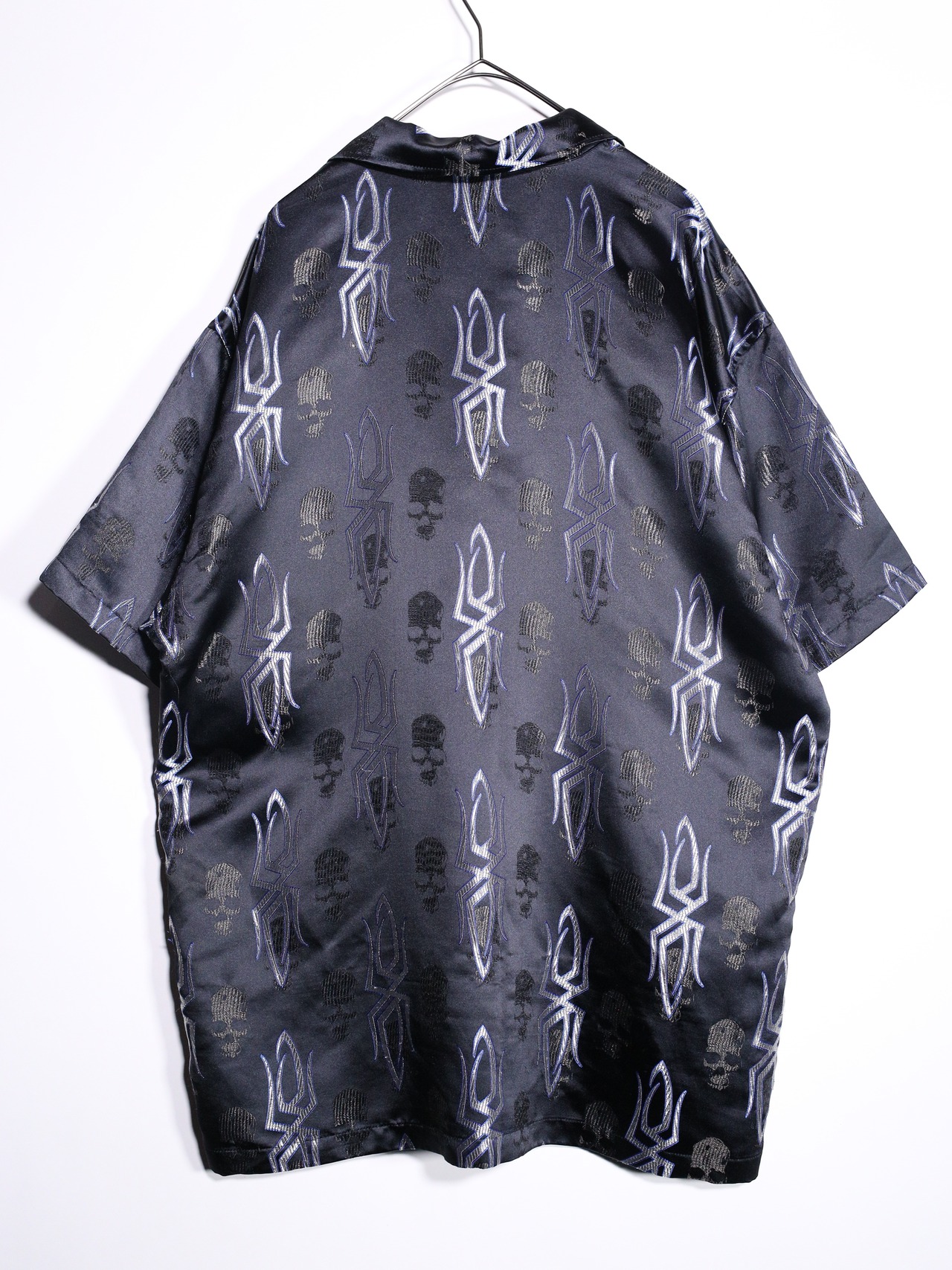 glossy fabric spiky skull pattern oversize s/s shirt - 10