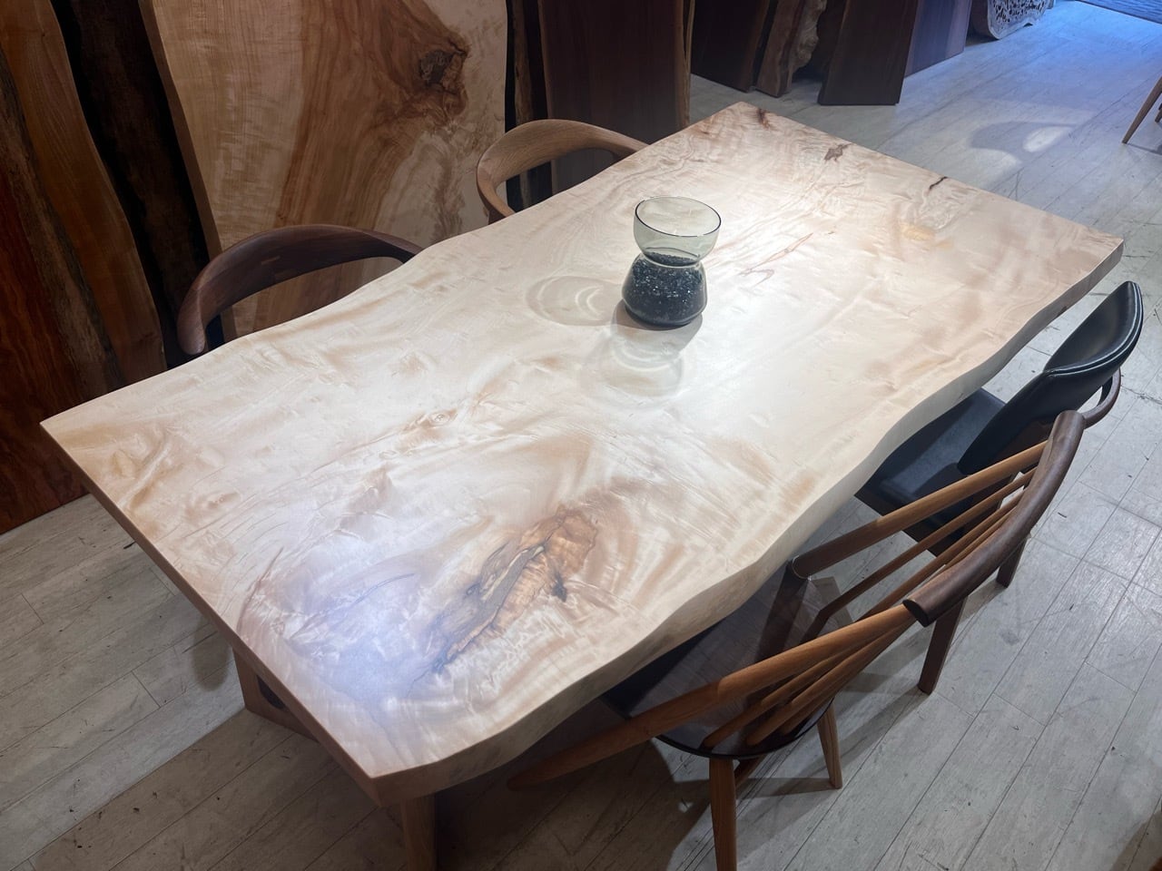 栃（トチ）_1900×1005-890-750×49_浅草本店_テーブル天板/一枚板