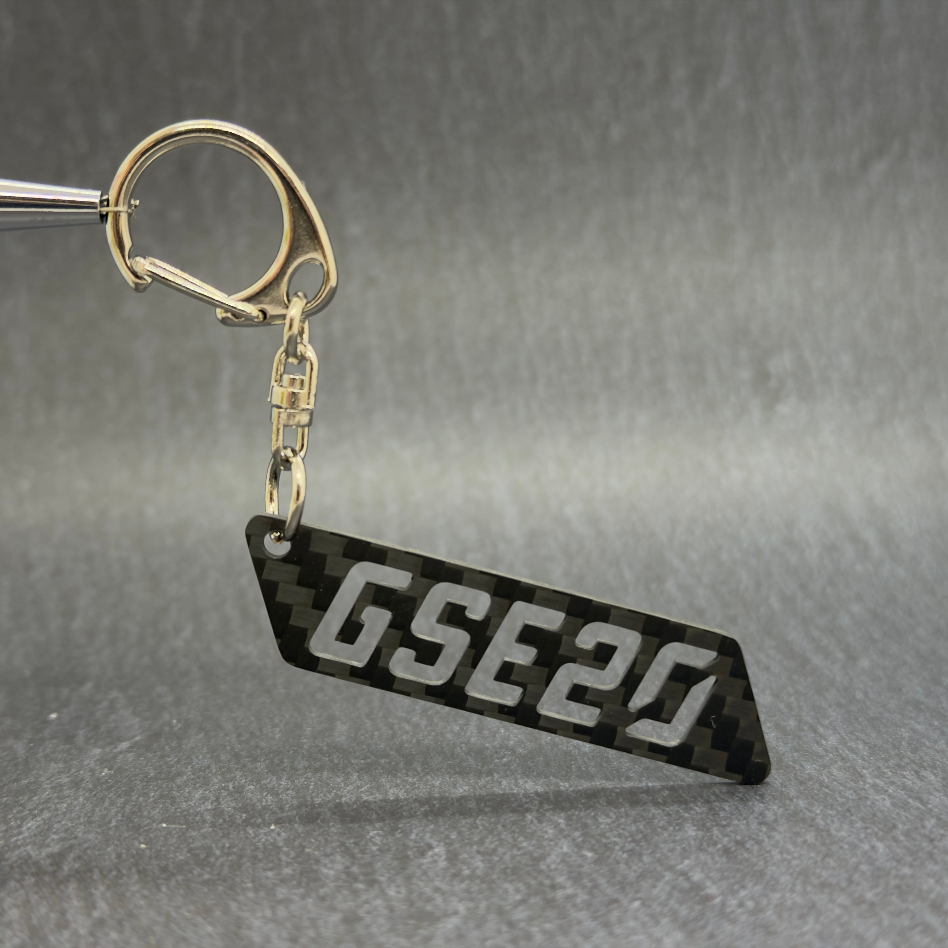 ドライカーボン 型式 キーホルダー GSE20 GSE21 GSE25 レクサス IS 20系