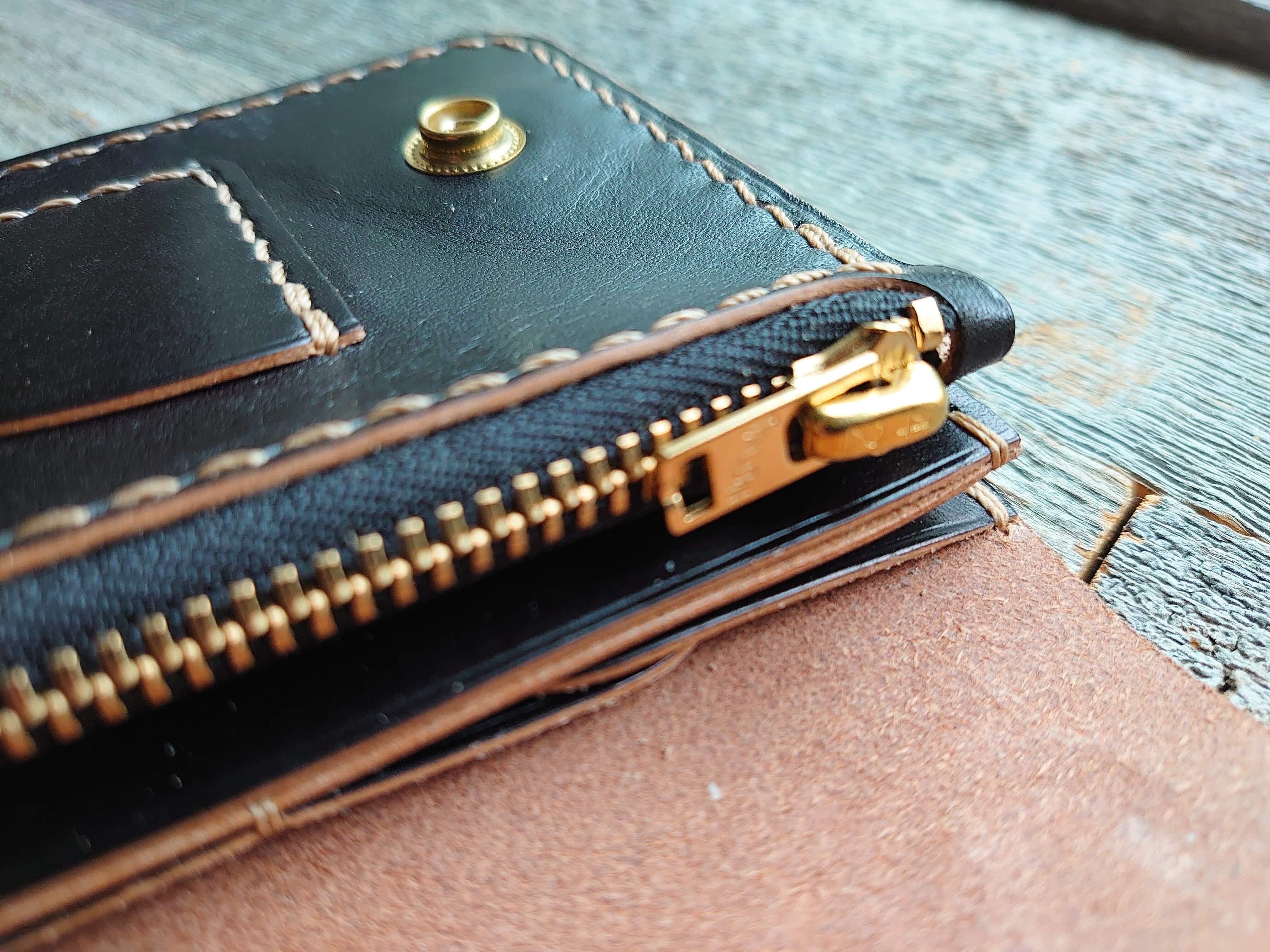 トラッカーウォレット シェリダンスタイルカービングエディション（ブラック） Handmade leather goods t.kanno