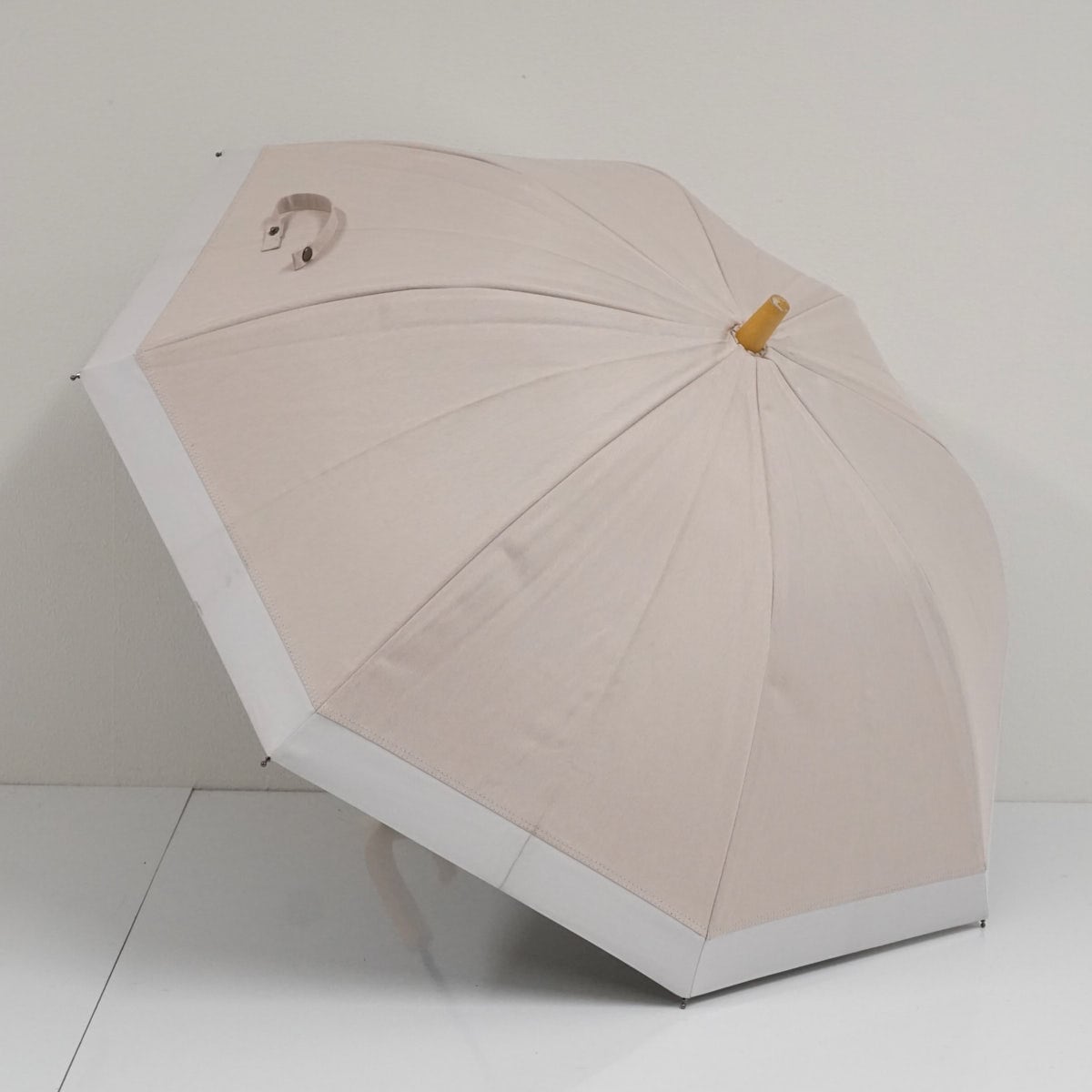 サンバリア100 完全遮光日傘 USED美品 Sサイズ 無地 ホワイト UV