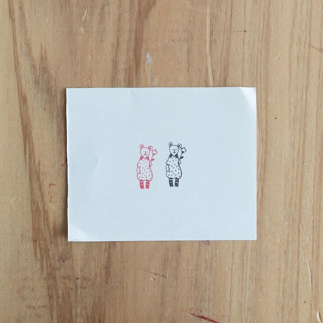 いちごのお花は白色