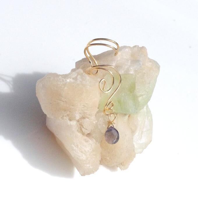 【一点物】✦⋆.すみれの花咲く頃⋆.アイオライトティアドロップシェイプイヤーカフ⋆.·サージカルステンレス⋆.·✦