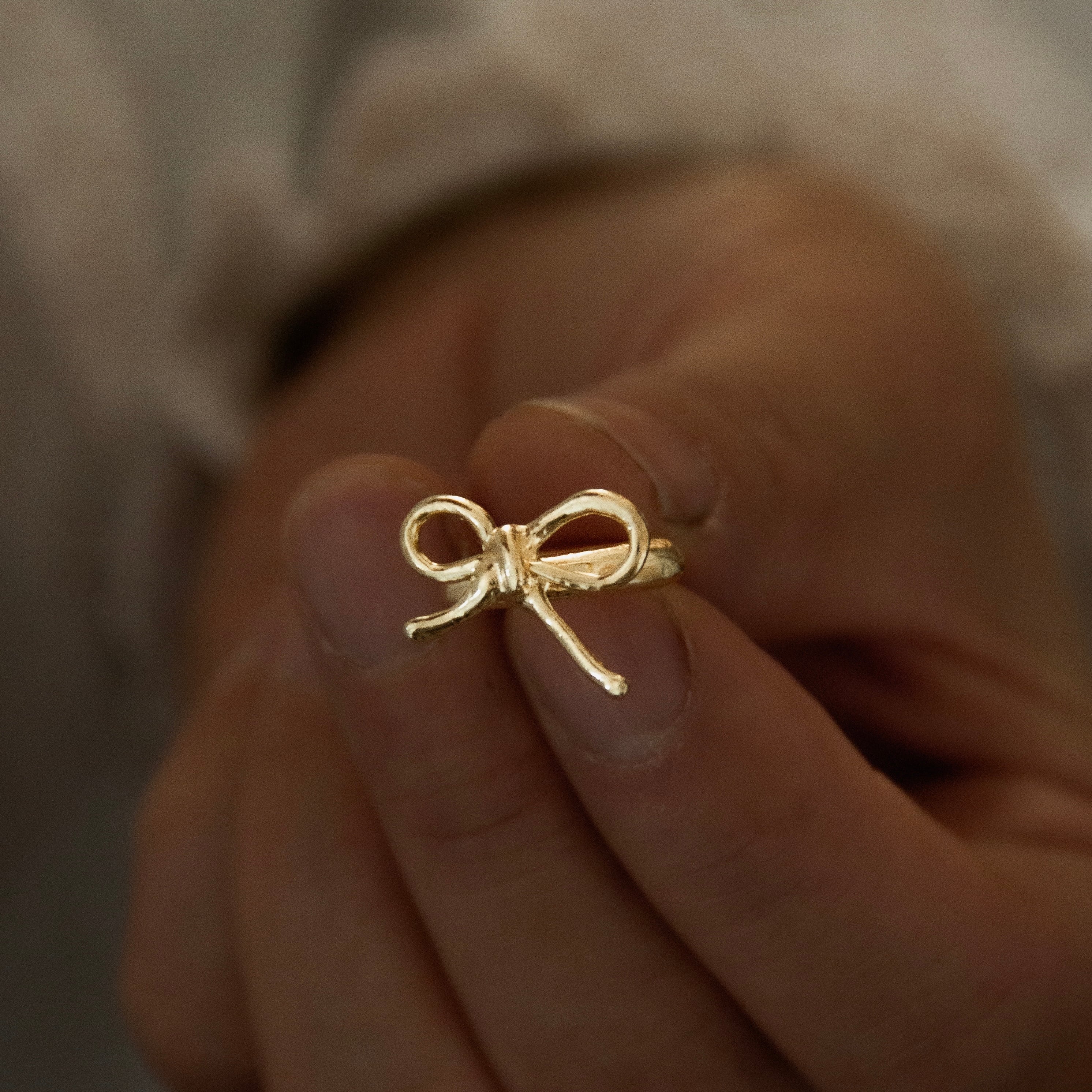 リボン イヤーカフ(ゴールド)