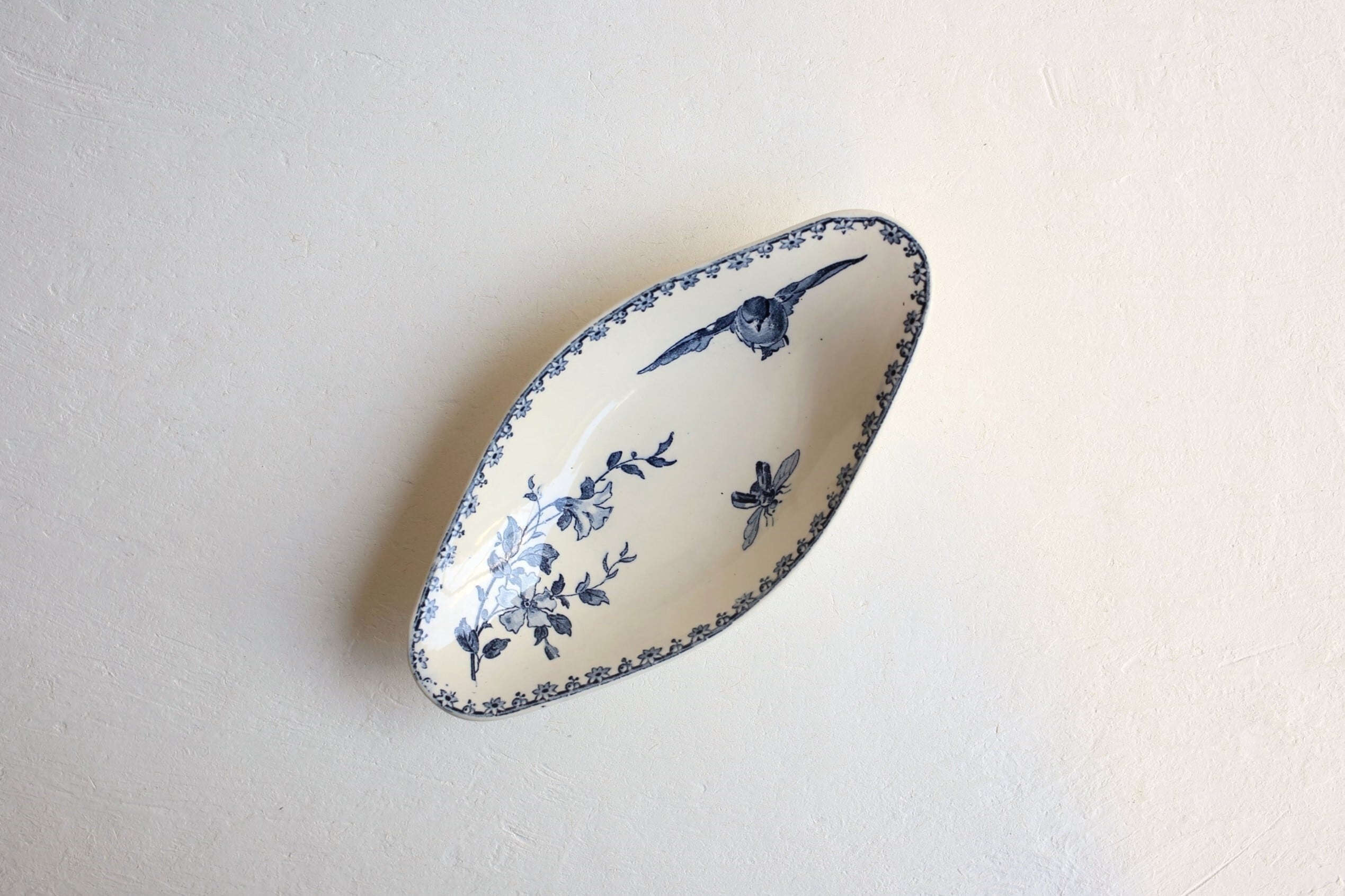 フランス アンティーク SARREGUEMINES サルグミンヌ ラヴィエ 『FAVORI』ブルー N-04868b