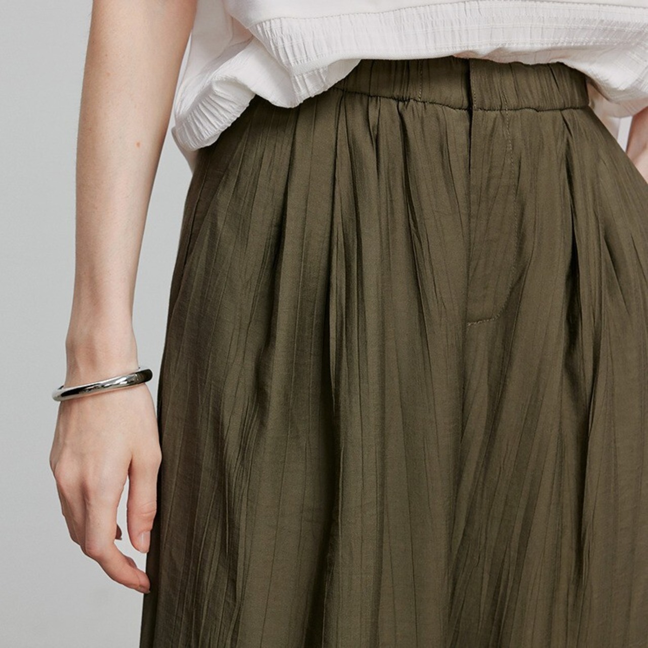 Casual Pleated Loose Pants / カジュアル プリーツ ルーズ パンツ