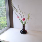 赤ワイン色の花瓶