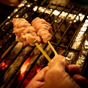 焼き鳥修業  出張で1日中あなたのお店で串打ち、焼き方教えます。