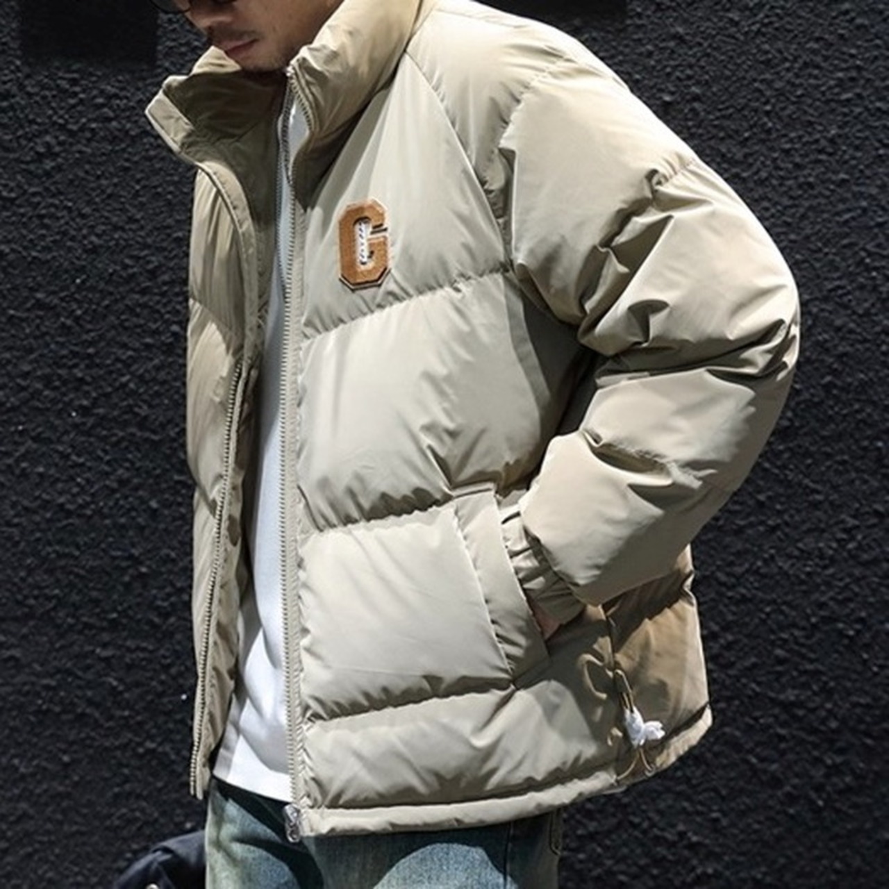 Full-zip short down jacket with logo ◇2color H0938