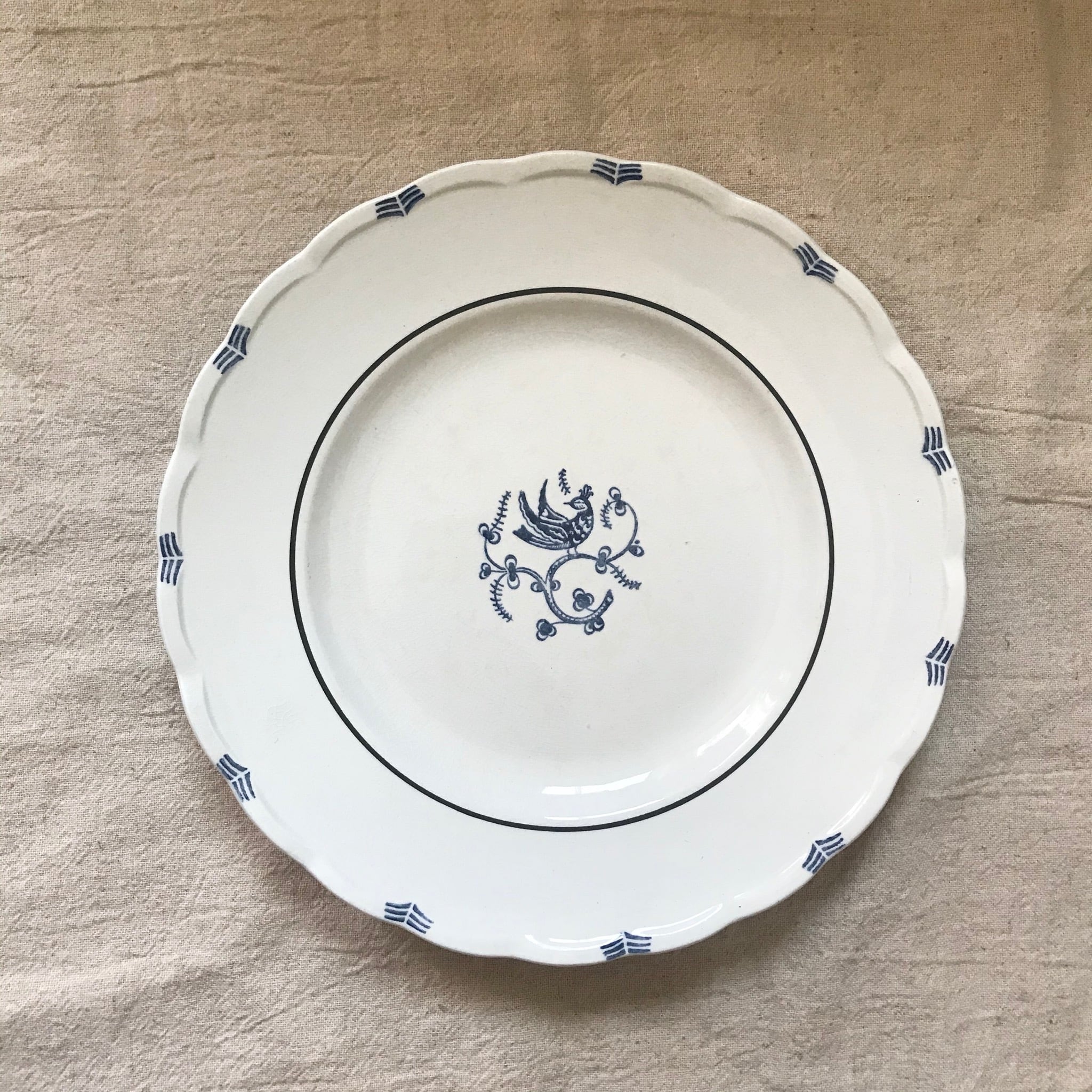 鳥模様のプレート