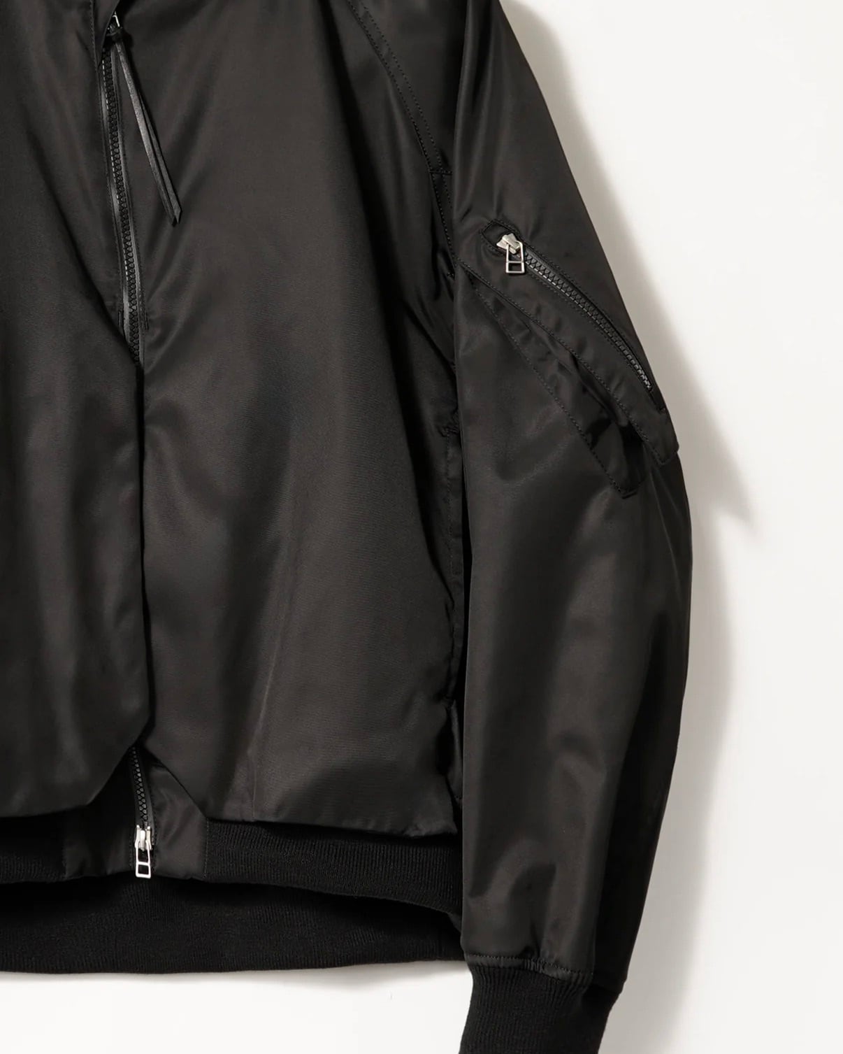 NTN】BETA BOMBER JACKET BLACK | idealclasse