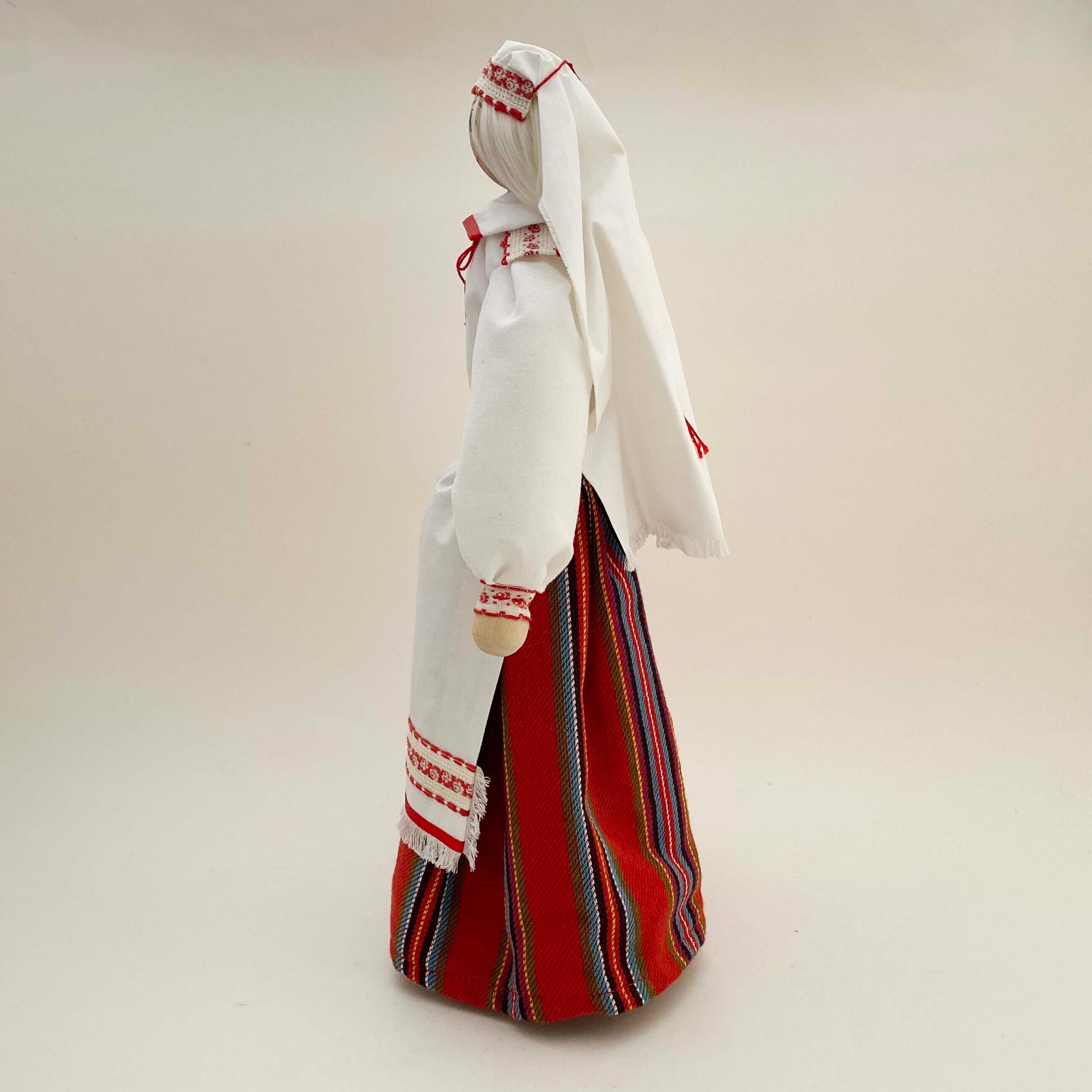 特大エストニアSALVO人形 トルヴァ民族衣装の貴婦人