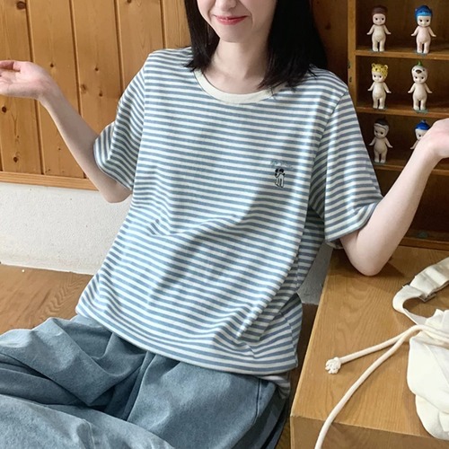 ボーダー柄ワンポイント刺繍トップス ・12025