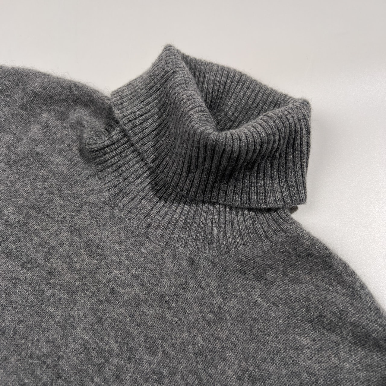 カシミヤ100% BARNEYS NEW YORK バーニーズニューヨーク 高級 カシミア タートルネック ニット セーター サイズ L /グレー/メンズ