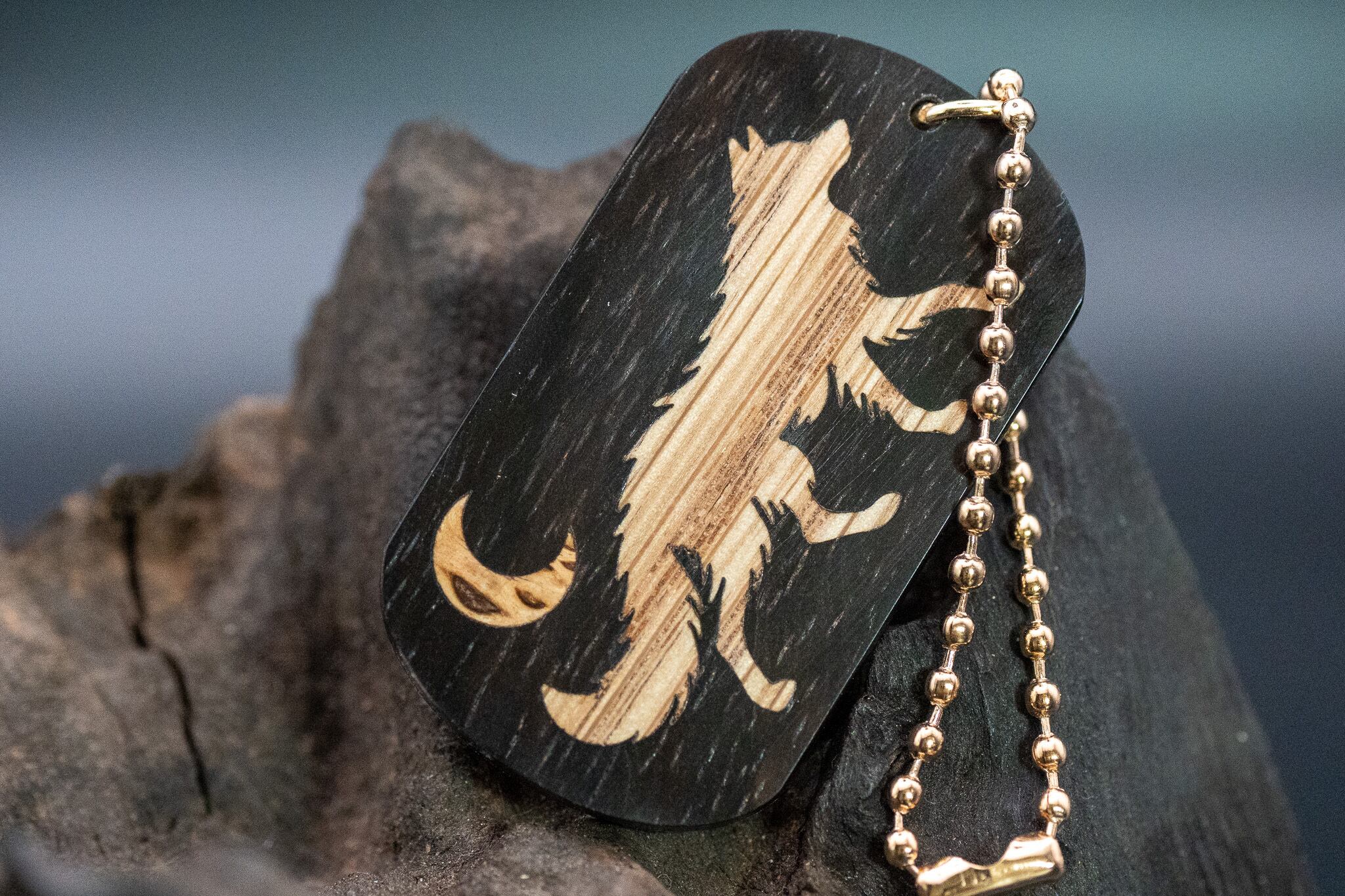 【音楽業界屈指の銘木】ハカランダ ドッグタグ 象嵌 闊歩