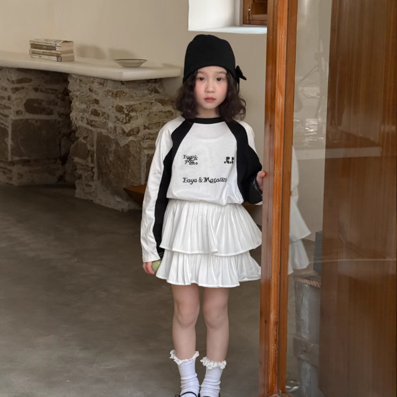 秋英字柄長袖TシャツORスカート