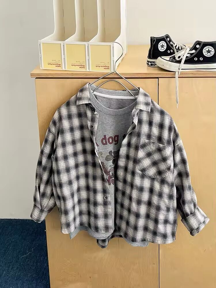 チェックシャツ