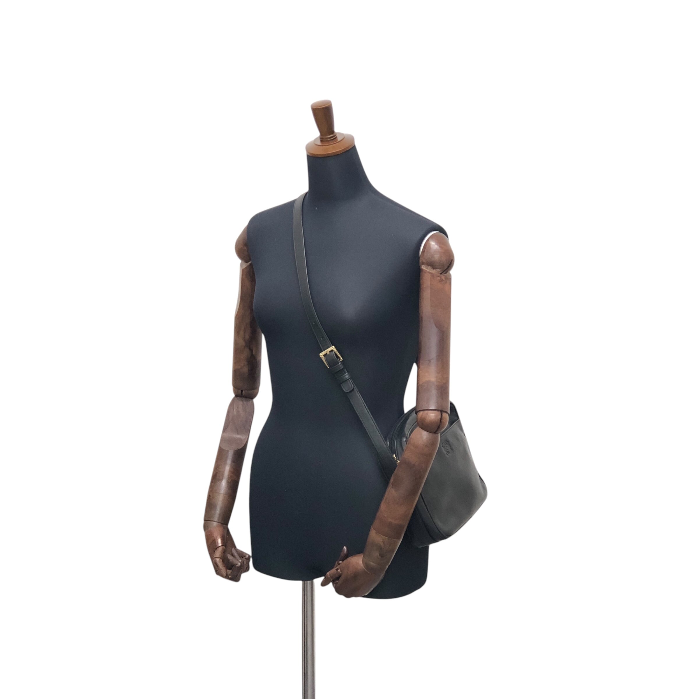 LOEWE ロエベ ショルダーバッグ ブラック アナグラム レザー vintage