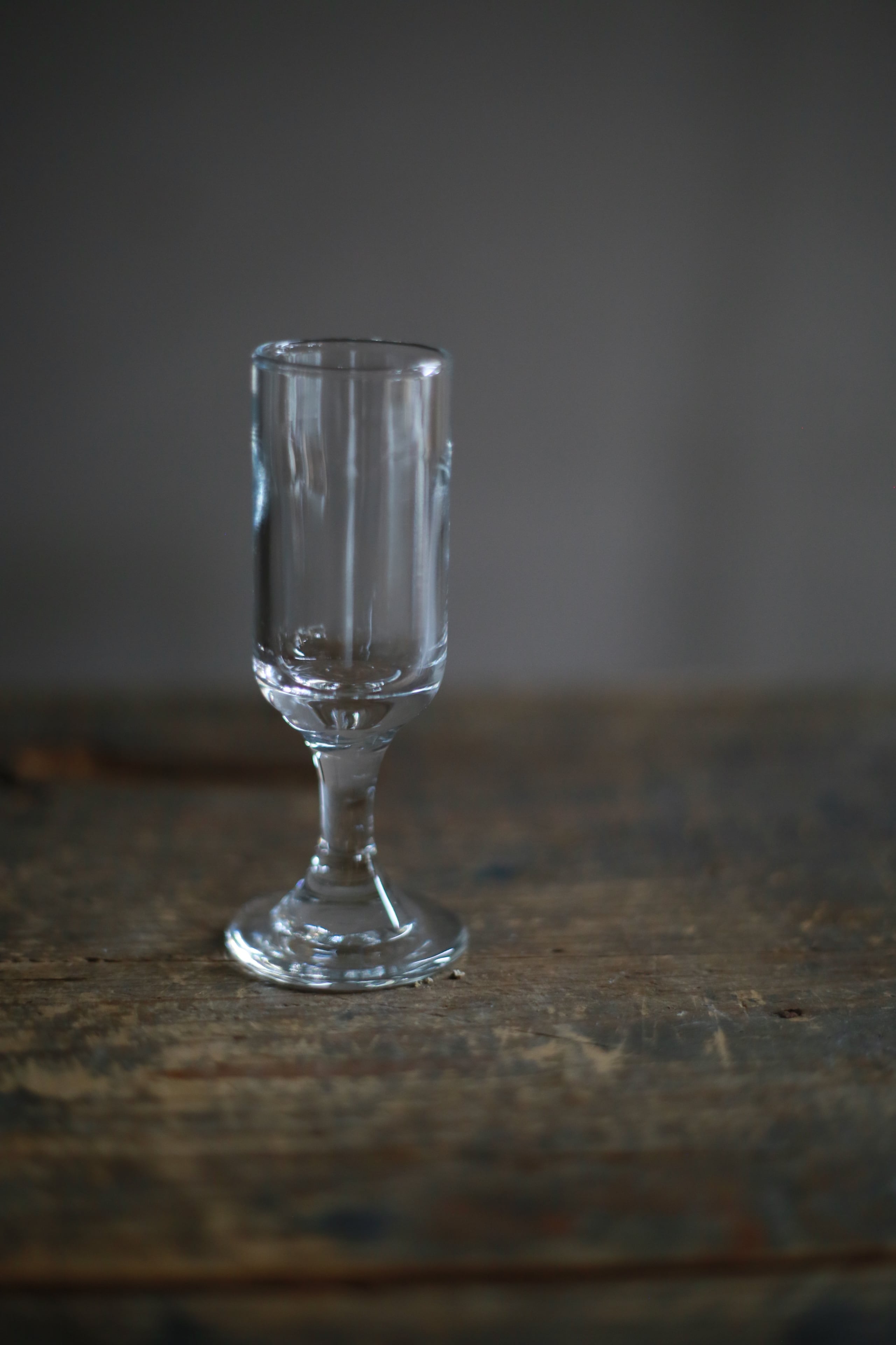 古いフランスのビストログラス