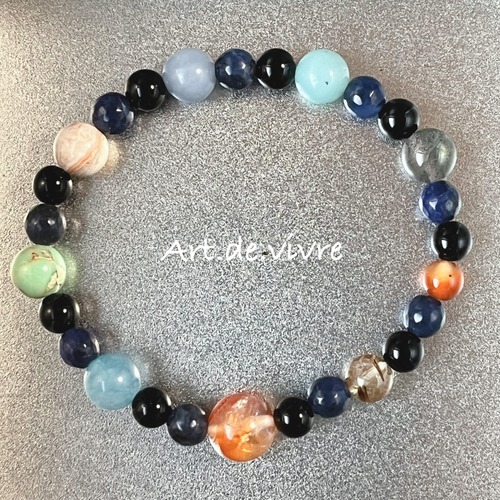 神秘的に光輝く「銀河系の惑星」天然石ブレスレット