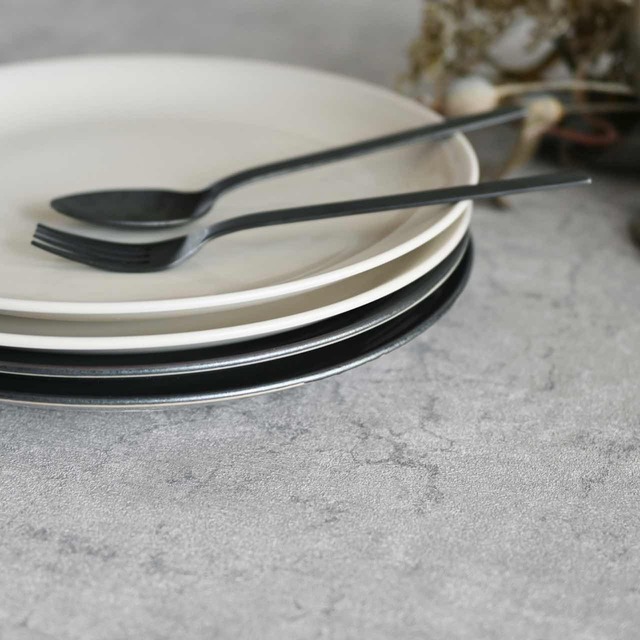 ディナープレート24cm ウィズリム アイボリー｜レトロ シック 平皿 おしゃれ ギフト 新築祝い 結婚祝い 日本製 雑貨屋