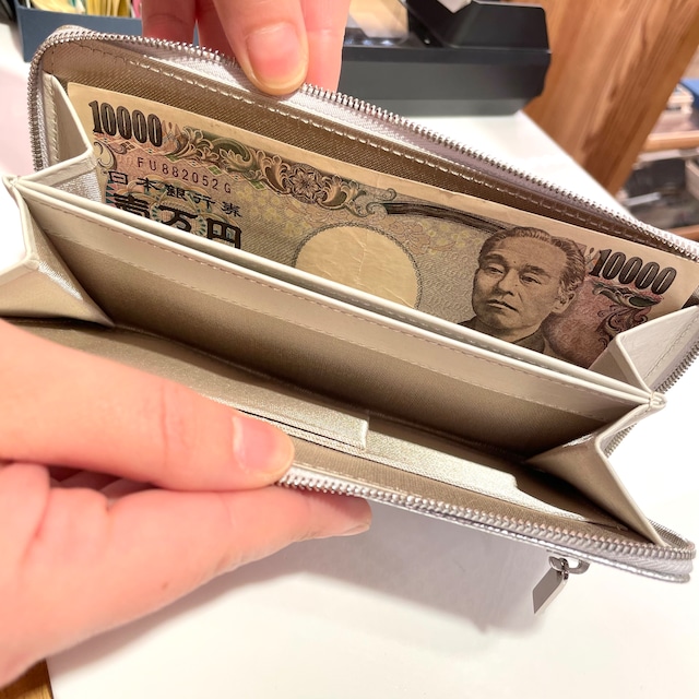 【HAK2RF】　１万円札が折らずに入る　薄型ラウンドファスナー束入　（スパイク箔）