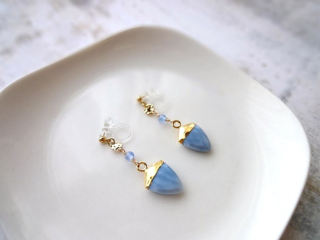 オパールの連結ピアス　14kgfワイヤーラップ オパールの連結ピアス14kgfワイヤーラップ