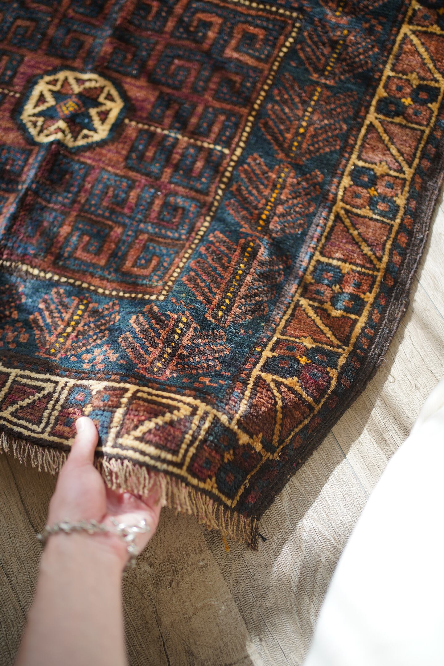 184】Vintage Afghan Baluch rug 1970's - 1980's | ヴィンテージラグ
