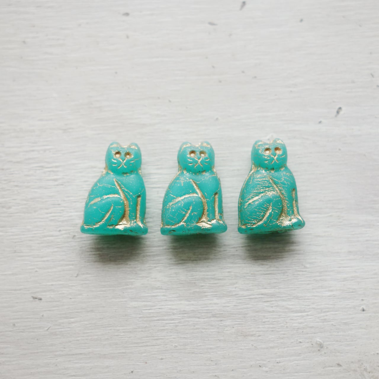 チェコビーズ 座るネコのビーズ ジェイド 19x14mm (1個) | ::Migrate::