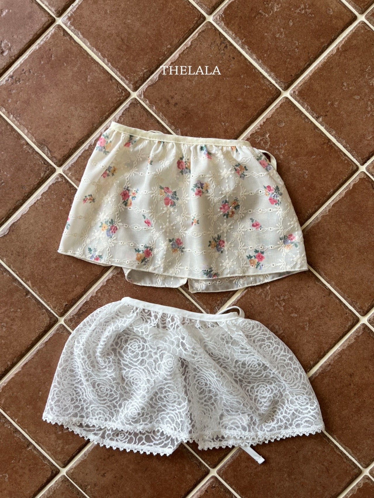 [THELALA] Heart-fluttering Apron / [더랄라] 심쿵에이프런