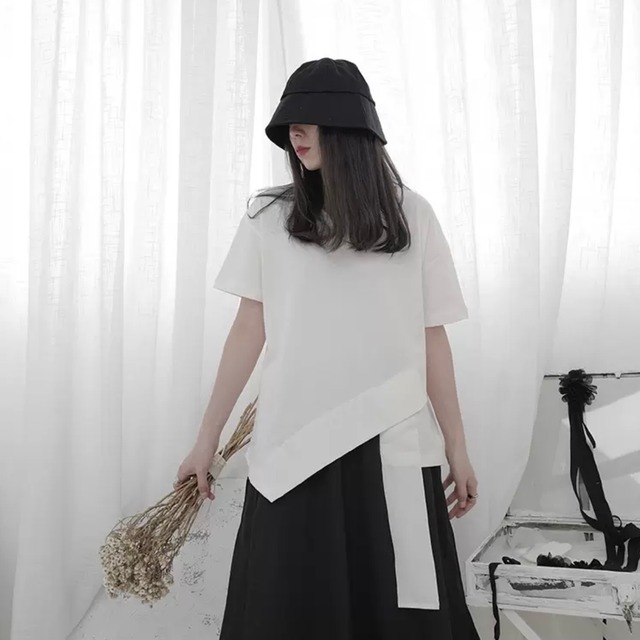 2色 Tシャツ クルーネック アシメ 送料無料 オーバーシャツ ホワイト ブラック 大人可愛い かわいい きれいめ 大人女子 エレガント 無地 春 夏 ガーリー 10代 20代 大人 学生 韓国系 お出かけ 外出 きれいめカジュアル 着回し ファッション デート コーディネート 重ね着 休日 特別な日 お祝い 記念日 メンズウケ カジュアル 普段着 春コーデ 夏コーデ 韓国 おしゃれ シンプル スタイル ゆったり 細見せ 韓国ファッション 30代 オフィス ワンポイント ラフ 大きめ ママコーデ