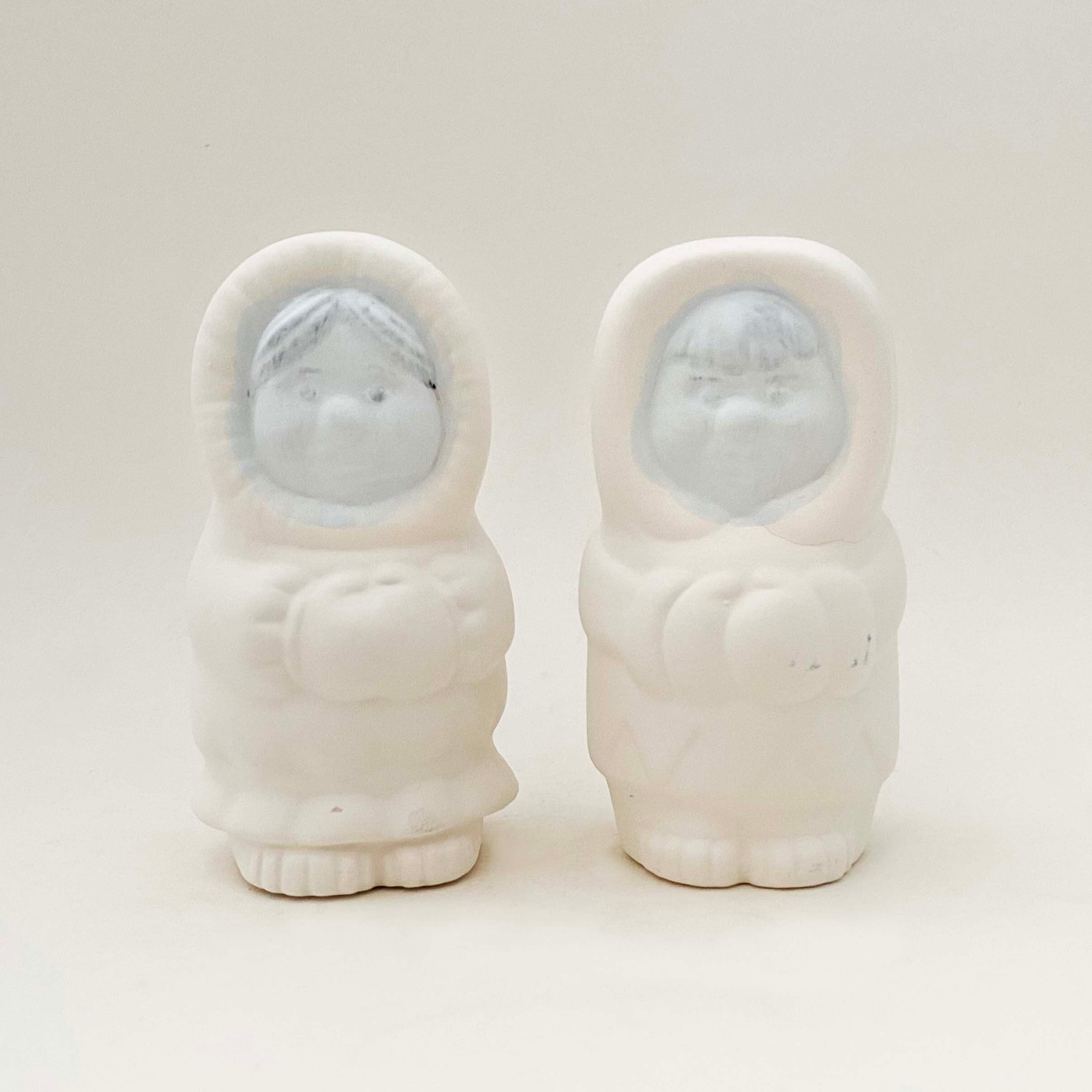 陶器のエスキモーの子供（アラスカ土産）