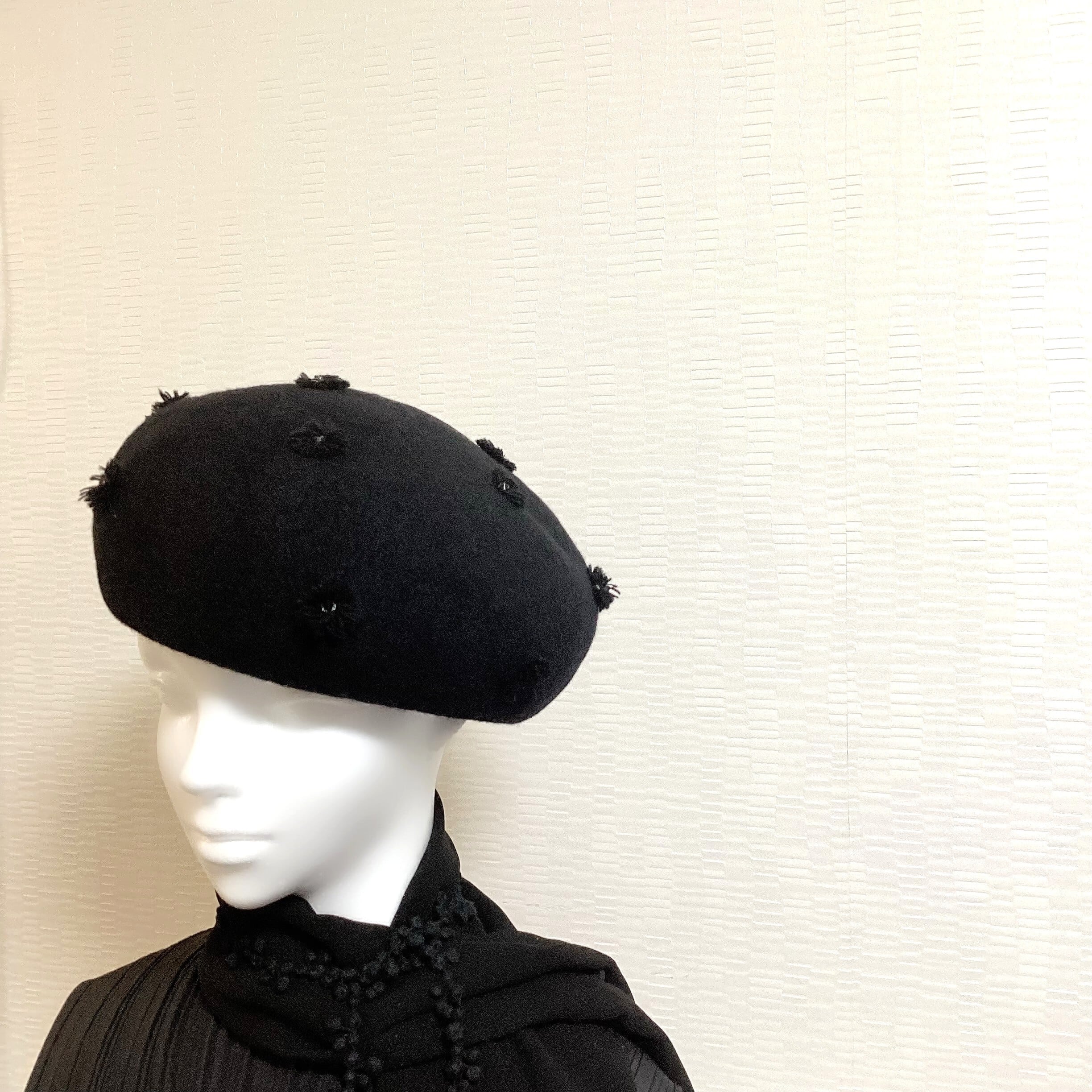 Mia Hat & Accessory バスクベレー デイジー ベレー帽 | Mon Luxe Co