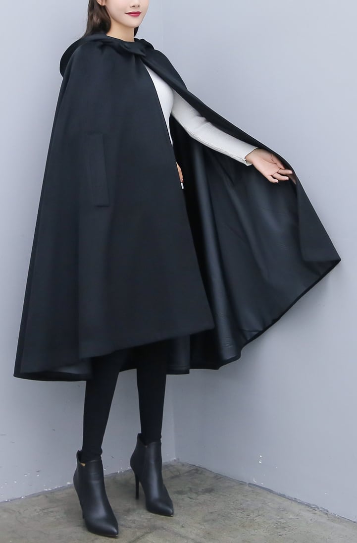 魔女見習いのミドル丈ケープコート M21092 | 奇妙な洋装雑貨店 Magica
