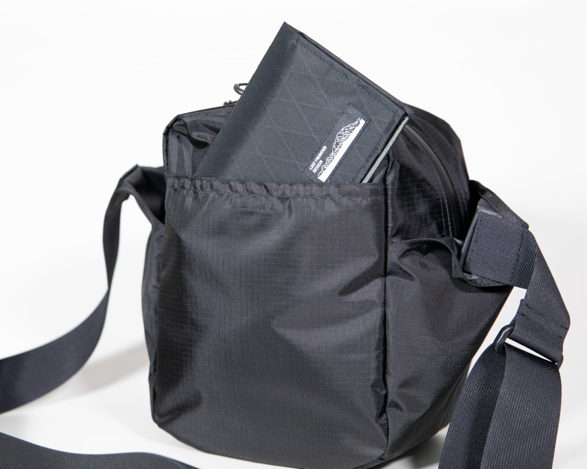 バッグ LAST FRONTIER DESIGN Riley Creek5L Black Riley Creek 5L | LAST FRONTIER DESIGN