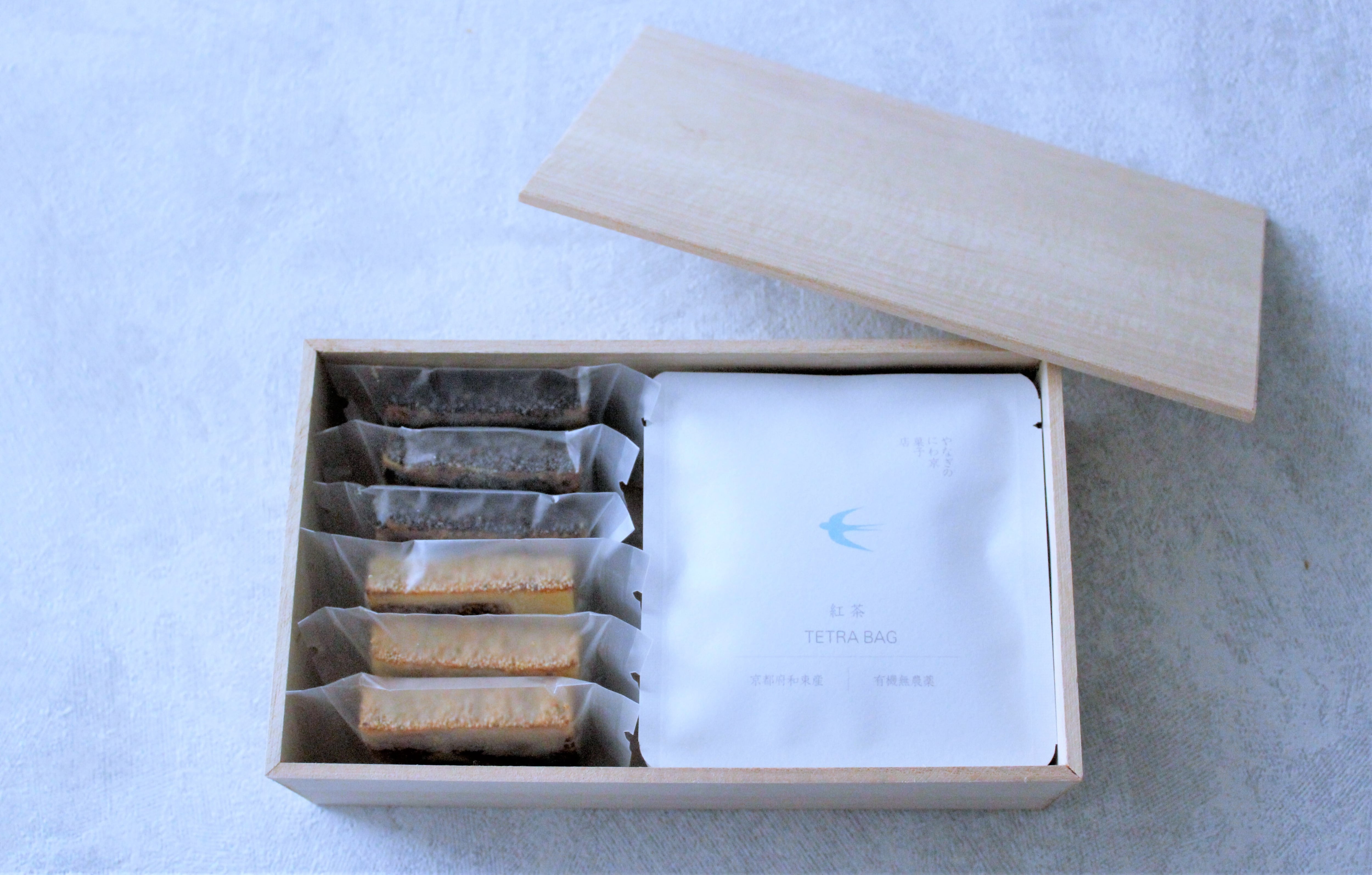 ギフトセットTOKIWA6枚と京紅茶(or京珈琲)3P | やなぎのにわ京菓子店