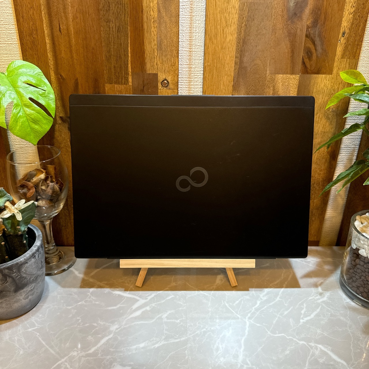 2019年式 LIFEBOOK U939/B Core i7第8世代 / メモリ16GB / SSD256GB / ハイスペック