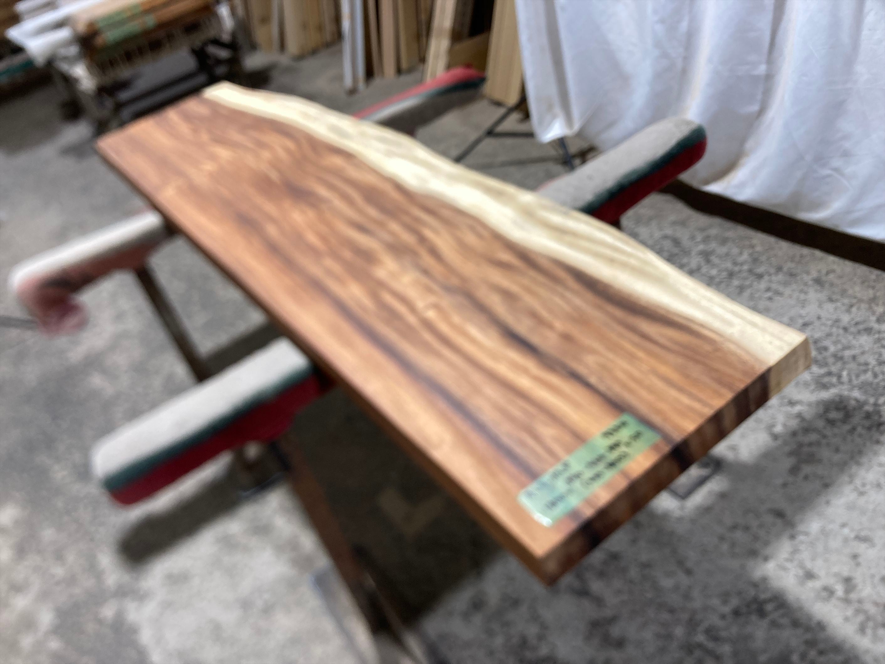 ローテーブル | 銘木無垢材一枚板の来宝綜合銘木工業株式会社