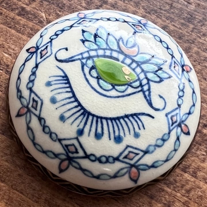 瑞香ノ眼 京都陶磁器 帯留またはブローチ | Mizukadia