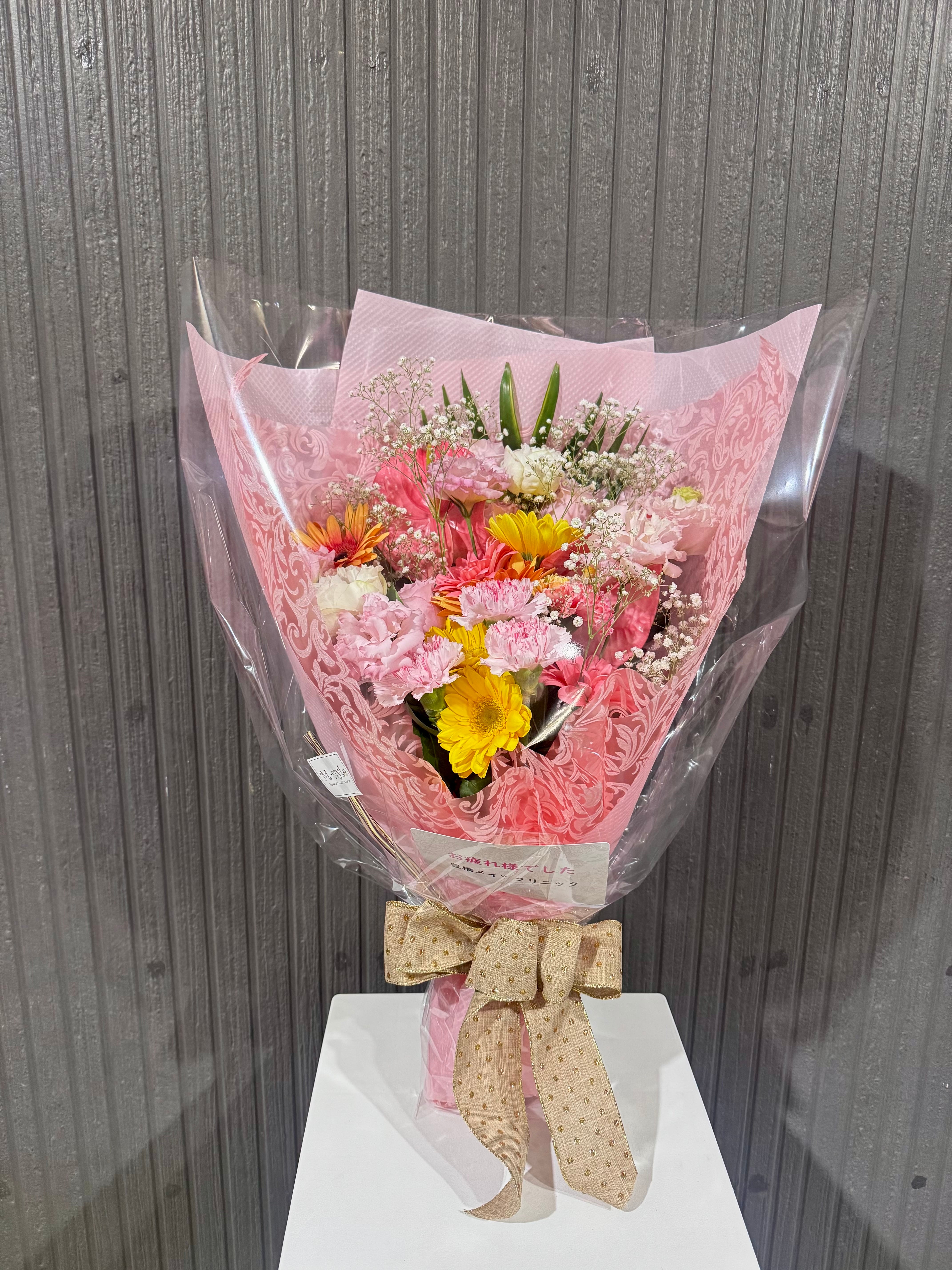 【地方発送、豊橋市内配達専用】ピンク、イエロー、ホワイトのお花の大人かわいい花束