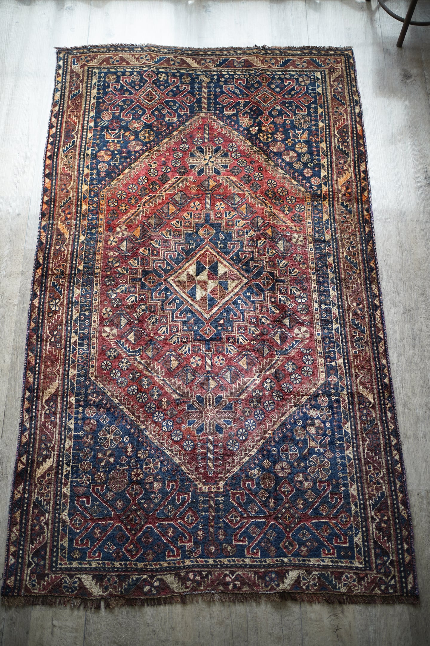 アンティーク　カシュガイ　トライバルラグ　絨毯 トライバルラグカシュガイラグ